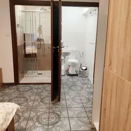 Pokoje Kwiatowe *